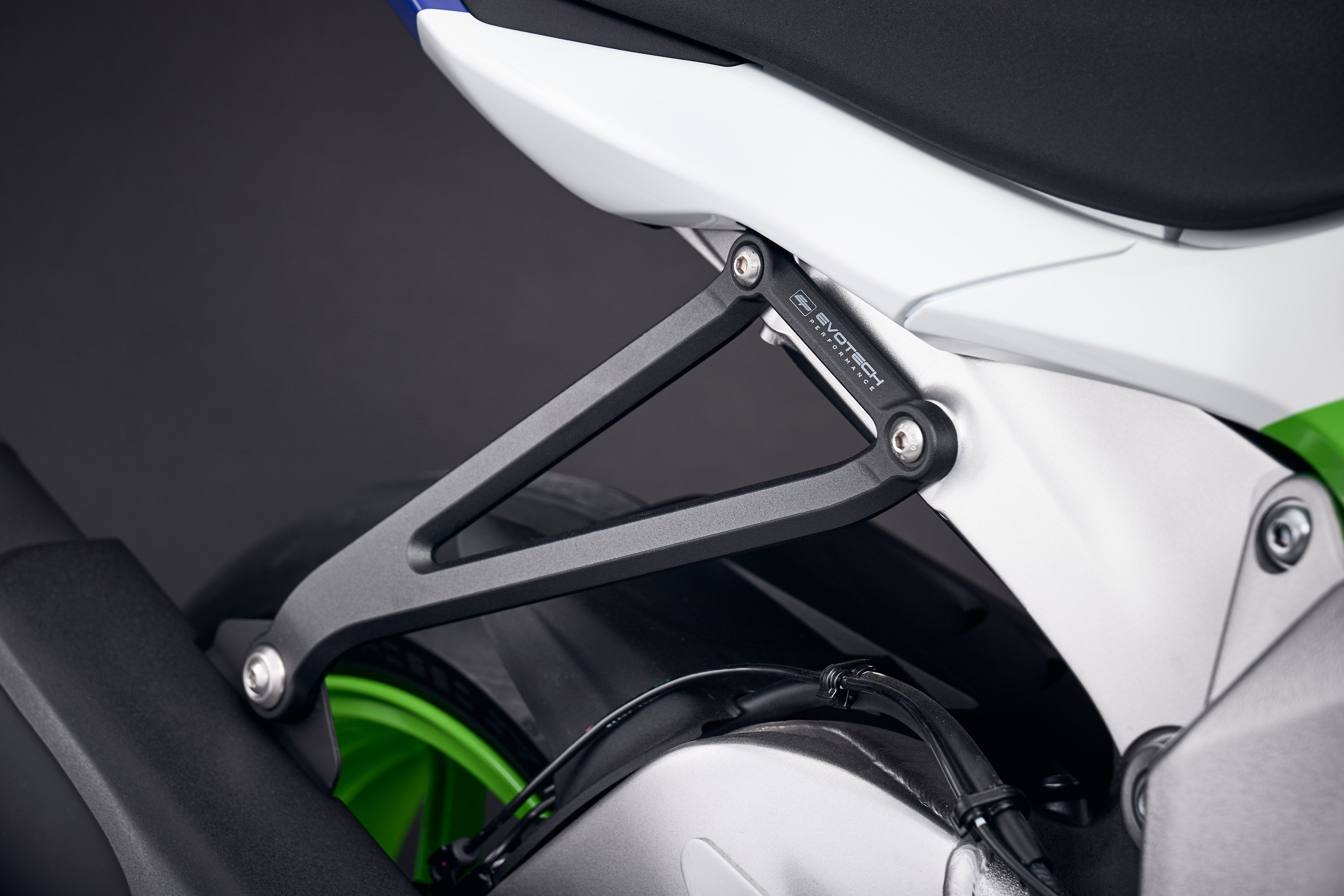 Evotech Exhaust Hanger & Pillion Footpeg Removal Kit - Kawasaki Ninja ZX-6R (2024+)