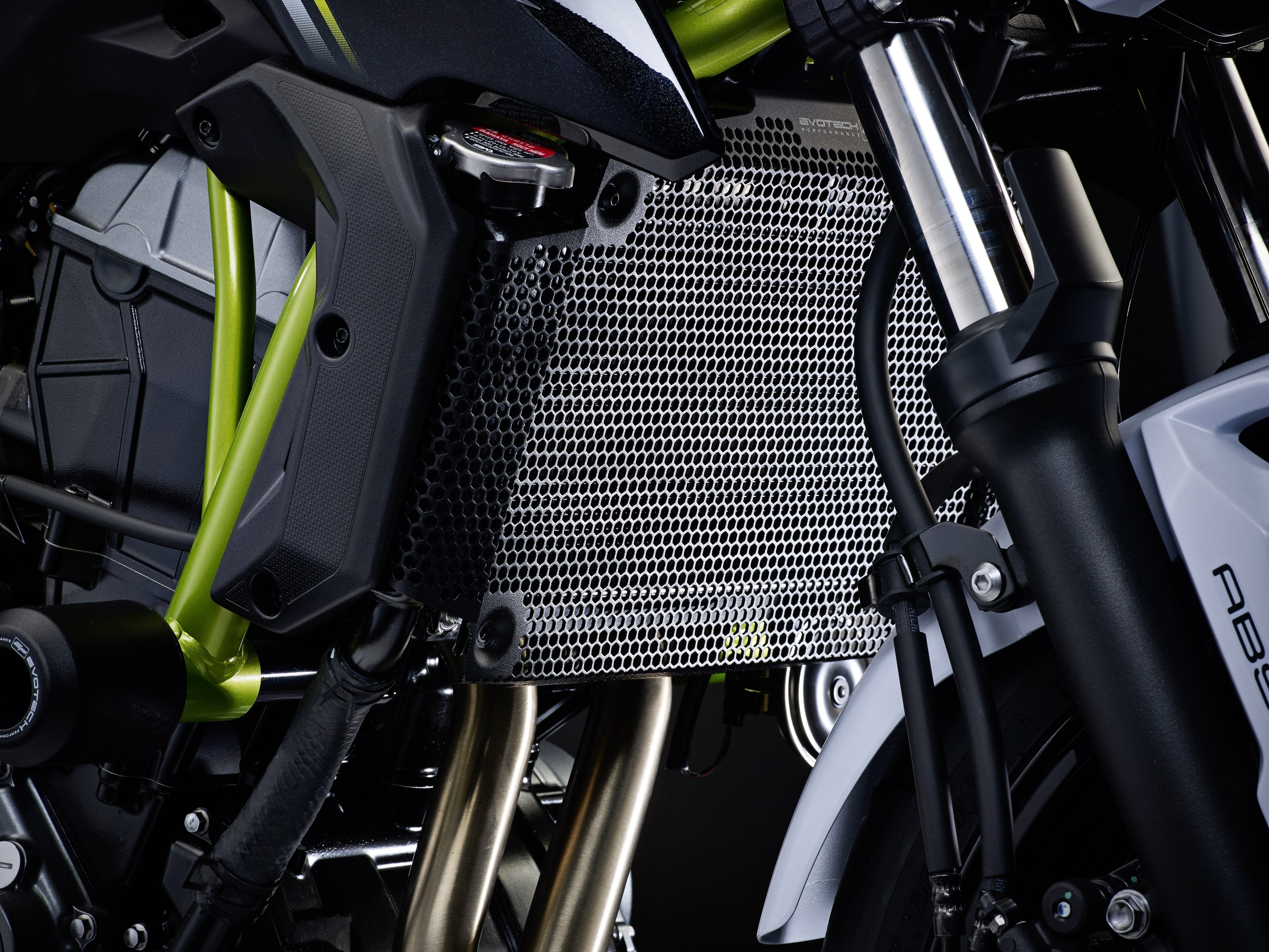 Evotech Radiator Guard - Kawasaki Z650 Performance (2021 - 2025)
