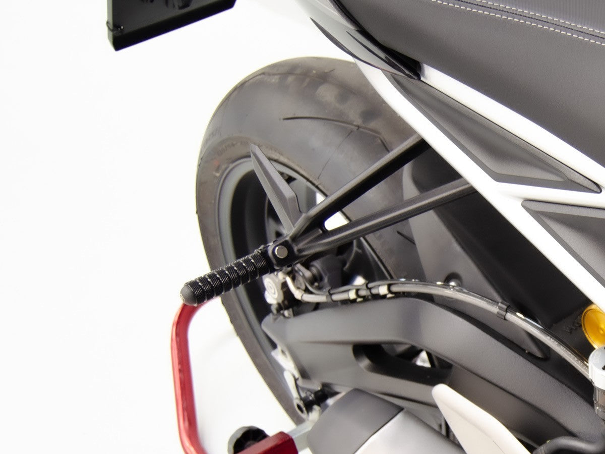 KAPM05 - TRIUMPH PASSENGER PEGS SUPPORT