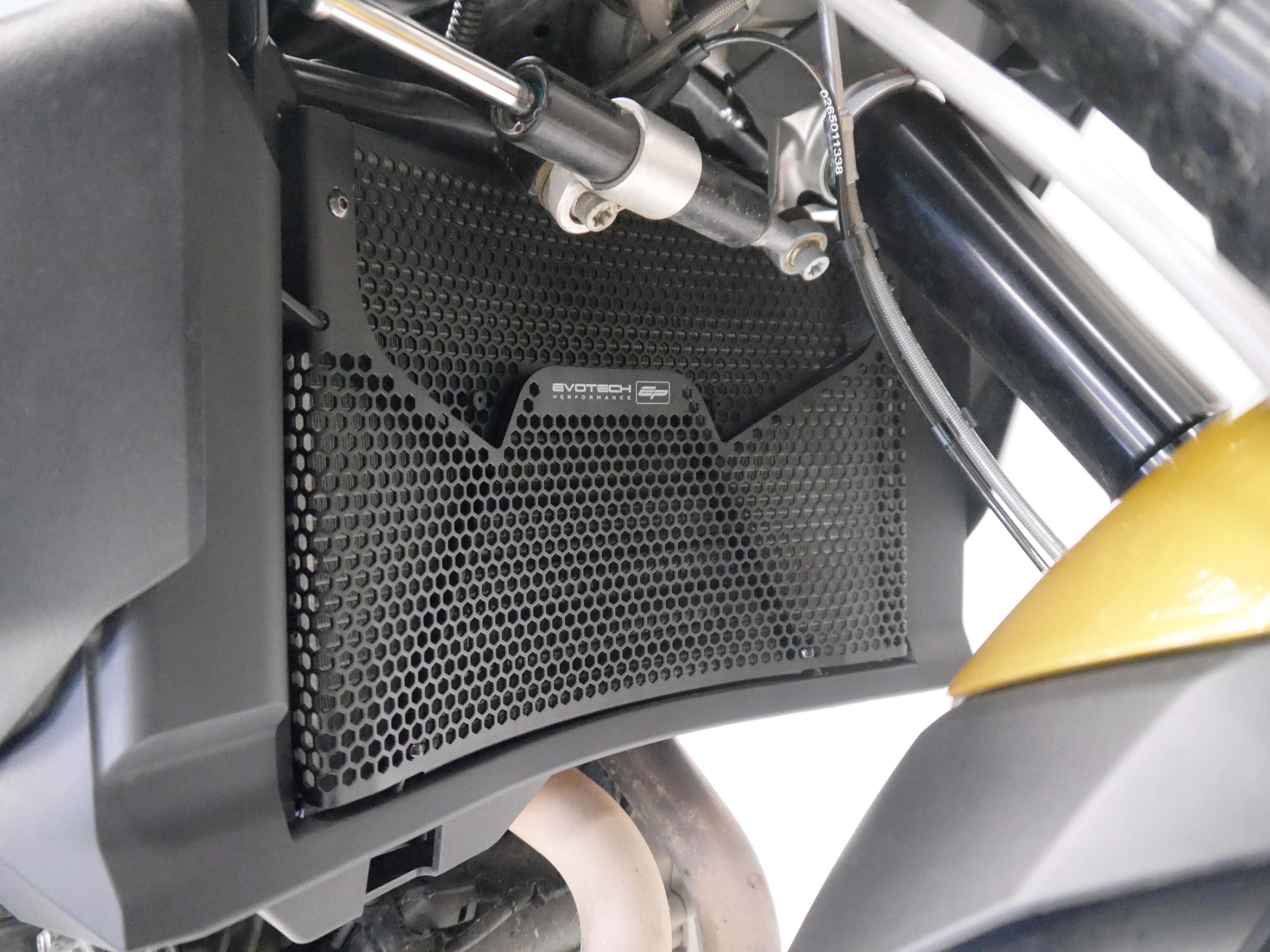 Evotech Radiator Guard - BMW F 900 XR Triple Black (2025+)
