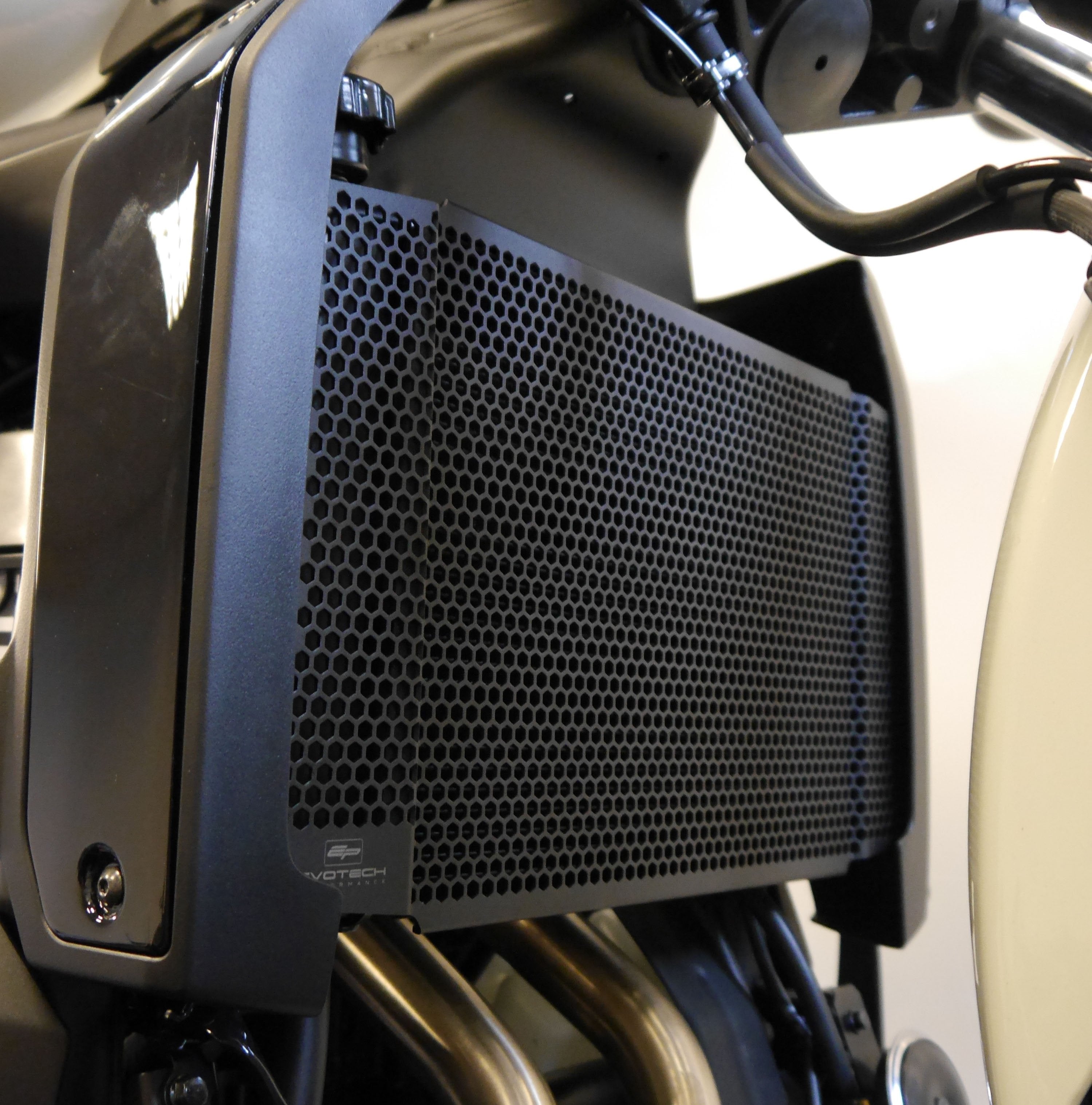 Evotech Kawasaki Vulcan S Cafe Light Tourer Radiator Guard 2018