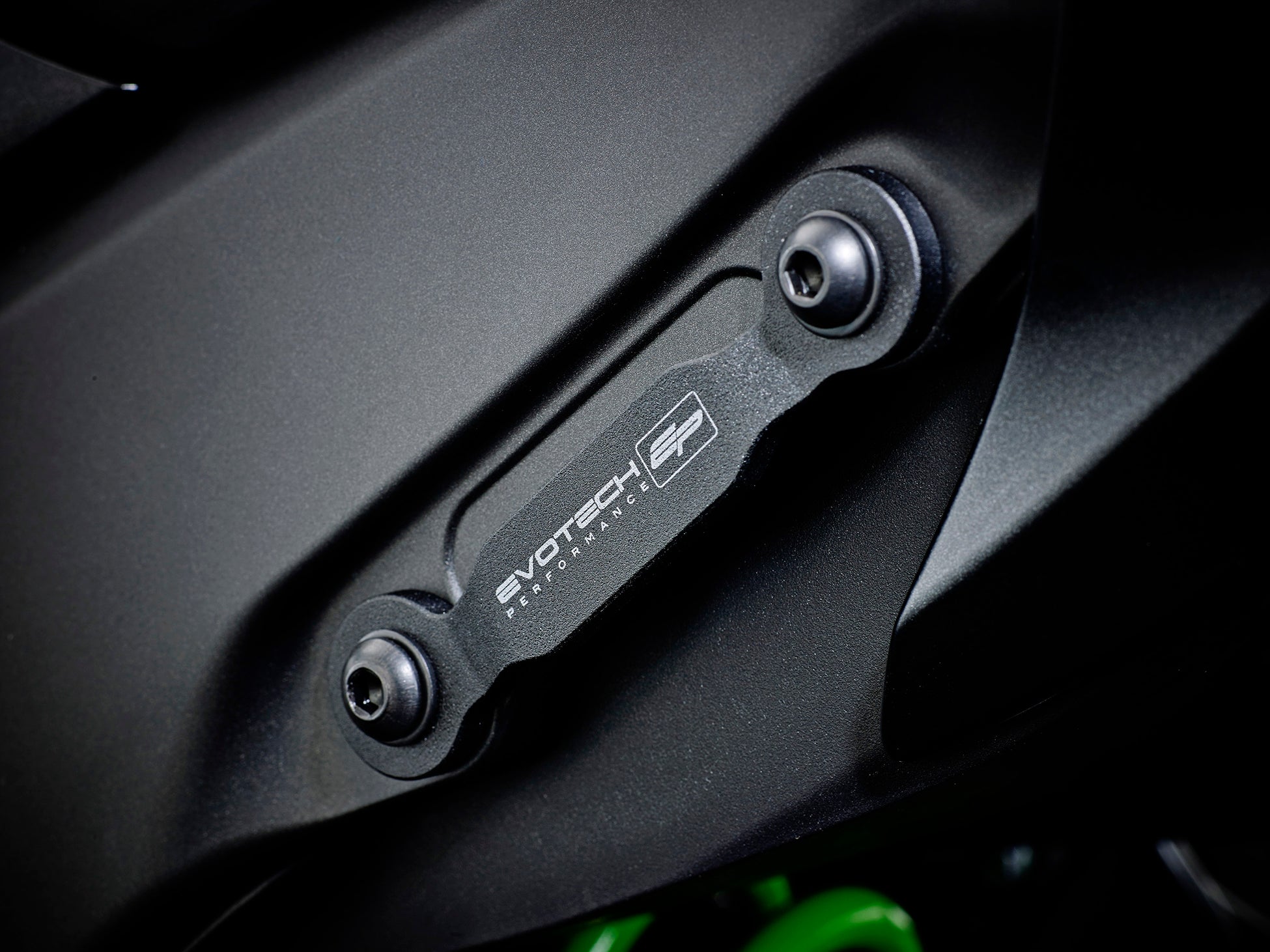 Evotech Kawasaki ZX-10R KRT Exhaust Hanger & Pillion Footpeg Removal Kit (2019-2020)