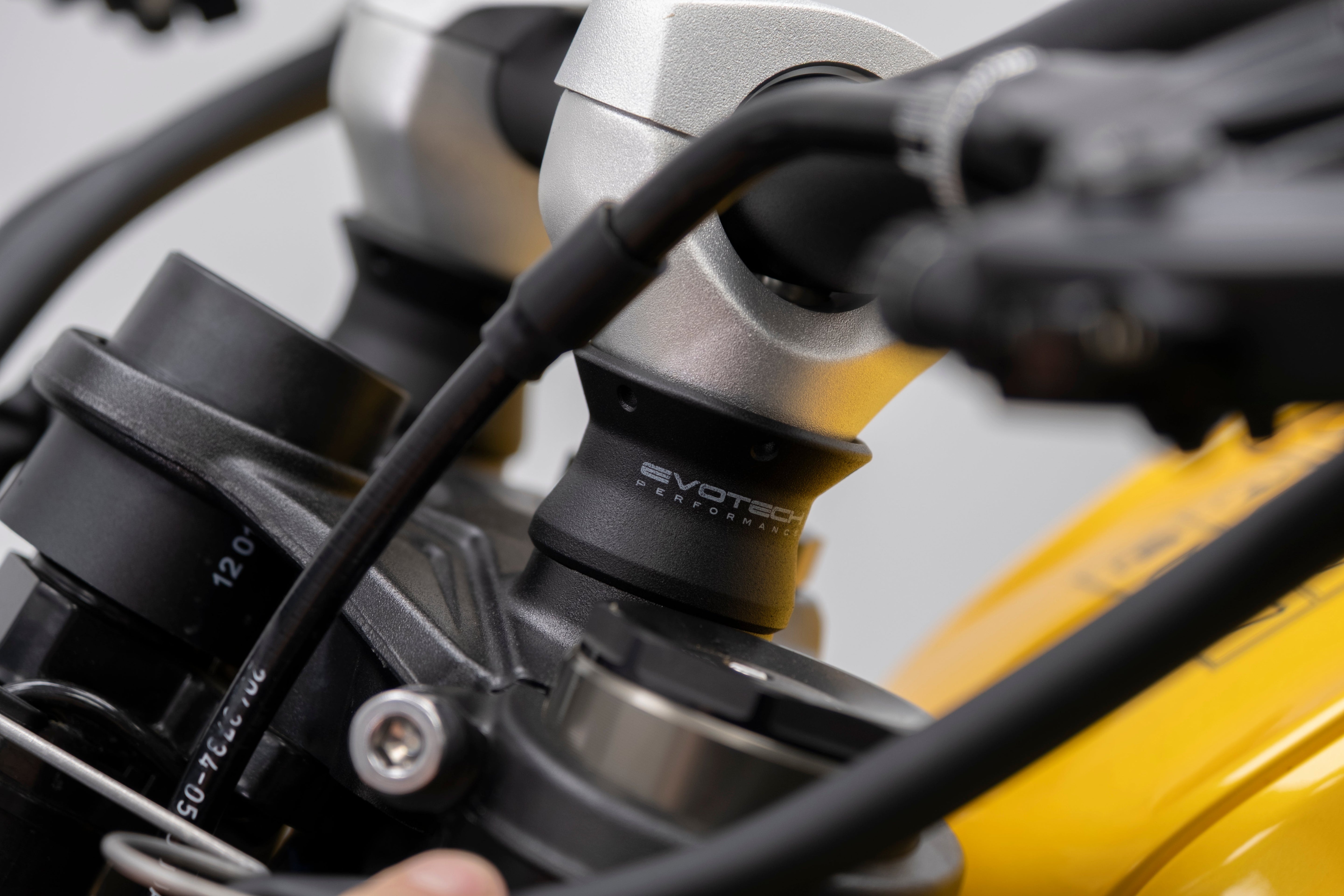 Evotech Handlebar Riser - Triumph Street Triple RS (2020-2022)